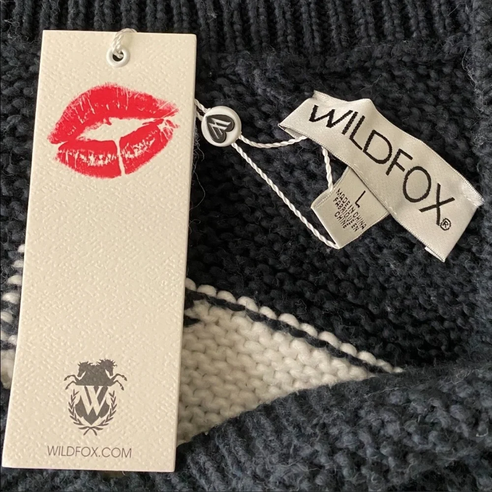 🔥WILDFOX🔥COUTURE ZAFIRIS BLACK & WHITE STRIPE V-NECK SWEATER LARGE NWT - Picture 6 of 7